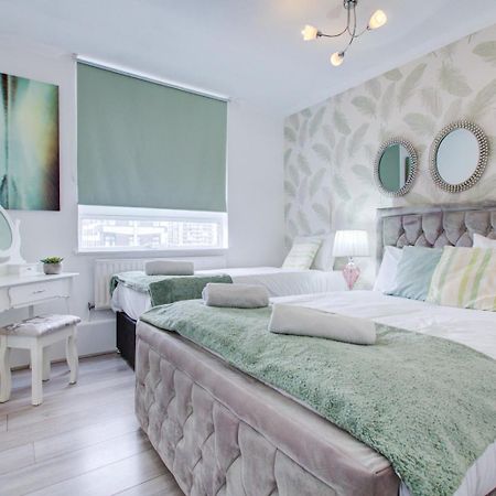 Modern, Family-Friendly Apartment By Hyde Park & Museums Londen Buitenkant foto