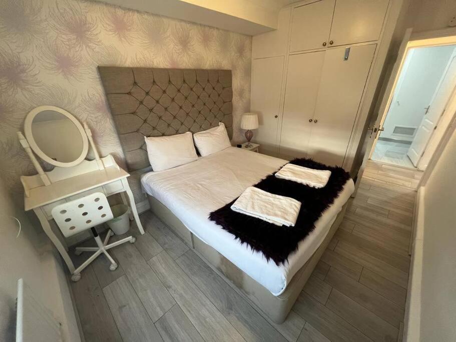 Modern, Family-Friendly Apartment By Hyde Park & Museums Londen Buitenkant foto