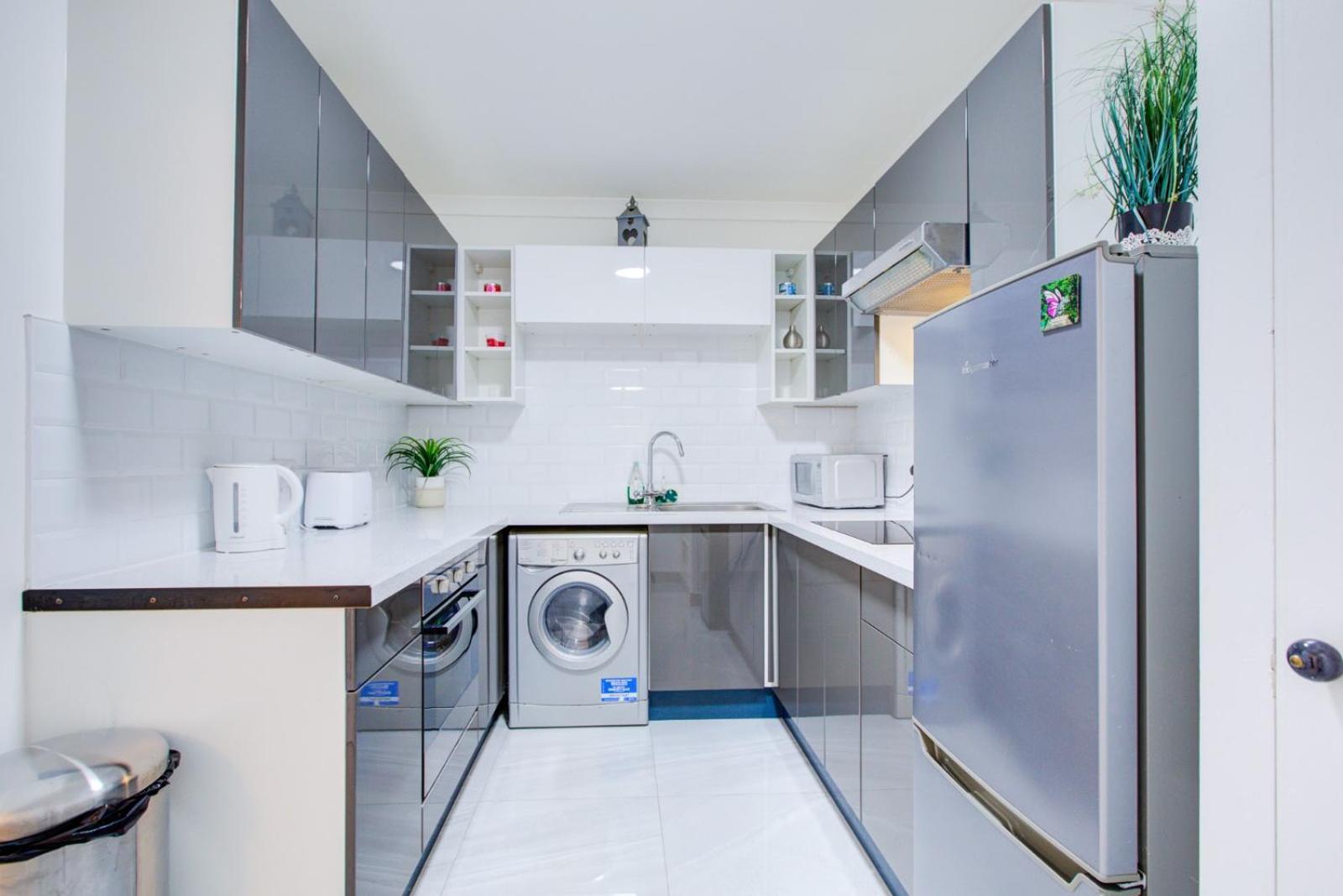 Modern, Family-Friendly Apartment By Hyde Park & Museums Londen Buitenkant foto